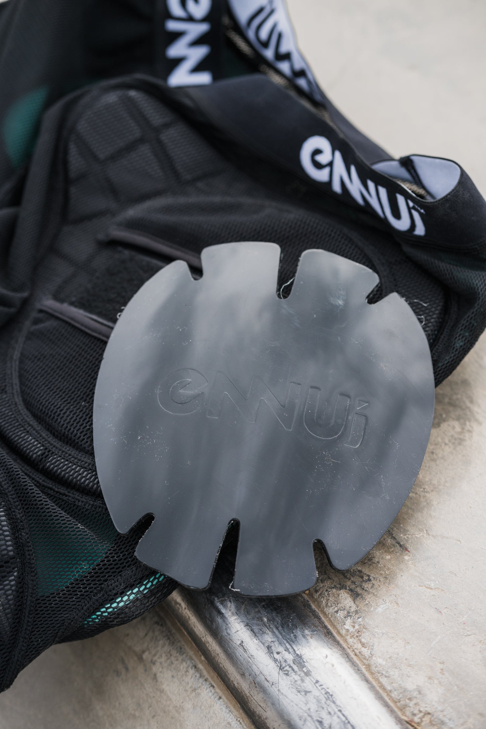 ENNUI BLVD Protective Shorts Ansicht der Platten